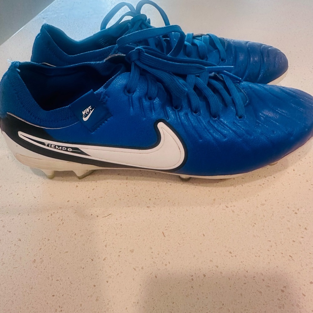 Nike Tiempo Blue and White Athletic Shoes boys size 5.5